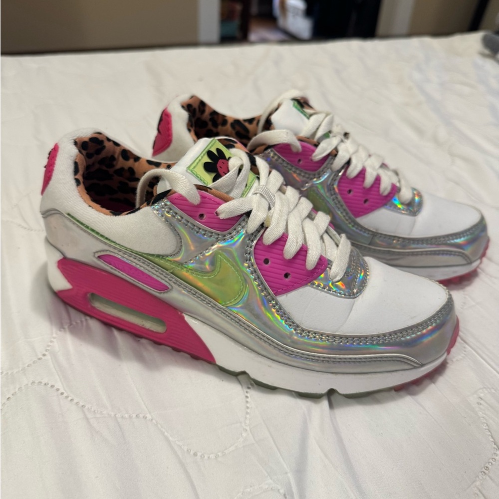 Nike Women's Athletic Shoes - White, Pink, Silver